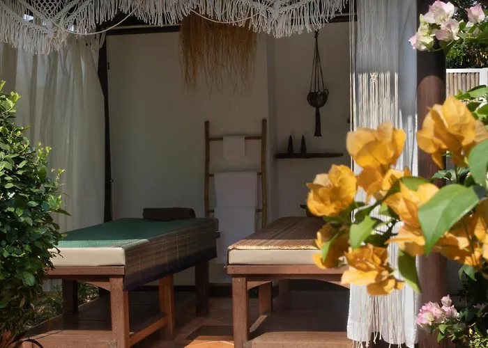 Through The Looking Glass Wellness Retreat 5* Siem Reap