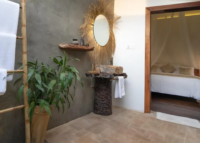 Hotel Through The Looking Glass Wellness Retreat 5*