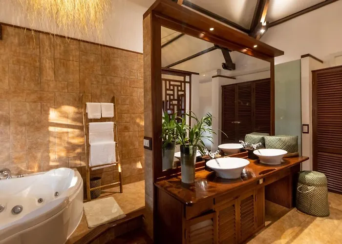 Hotel Through The Looking Glass Wellness Retreat Siem Reap