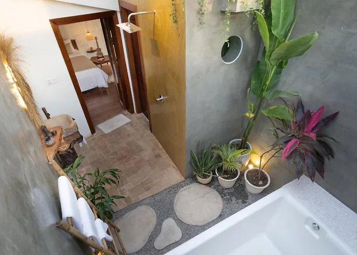 Through The Looking Glass Wellness Retreat 5*