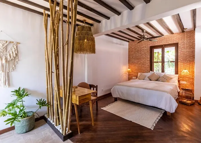 Through The Looking Glass Wellness Retreat 5* Сиемрип