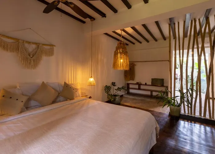 Through The Looking Glass Wellness Retreat 5* Сиемрип
