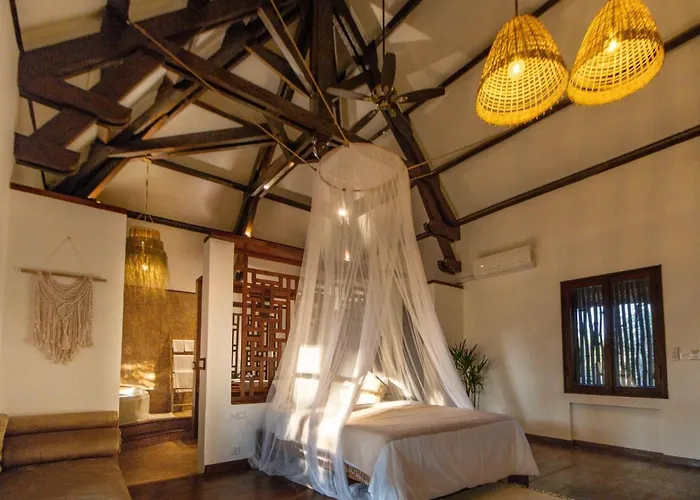 Through The Looking Glass Wellness Retreat 5*