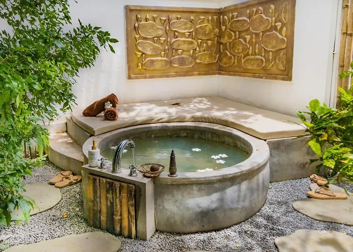 Through The Looking Glass Wellness Retreat Hotel Siem Reap