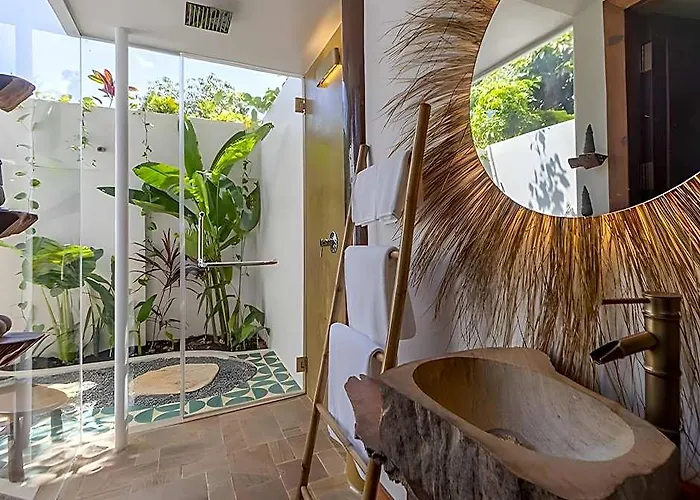 Hotel Through The Looking Glass Wellness Retreat 5*