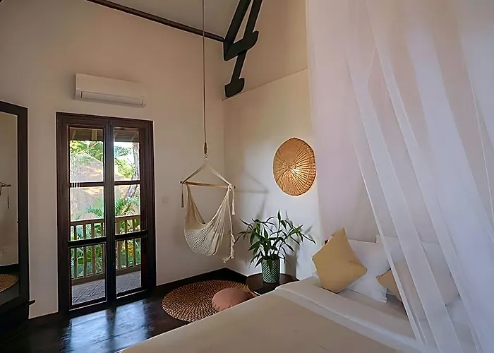 Through The Looking Glass Wellness Retreat 5* Siem Reap