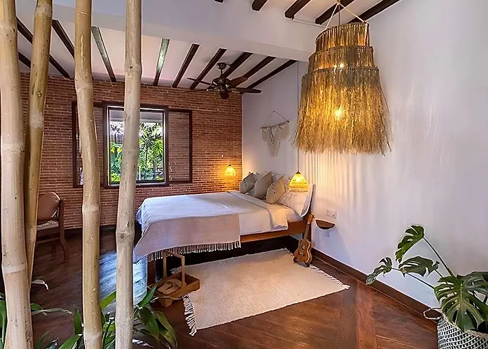 Hotel Through The Looking Glass Wellness Retreat Siem Reap